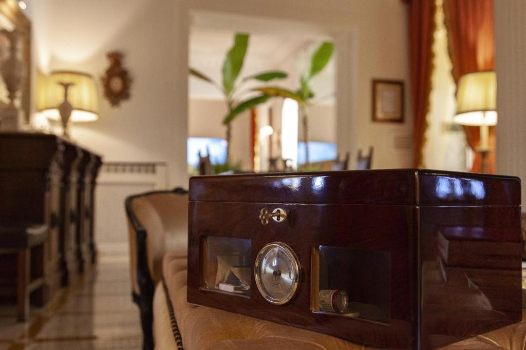 Palazzo Cherubini-Pools & Wellness Rossano Extérieur photo